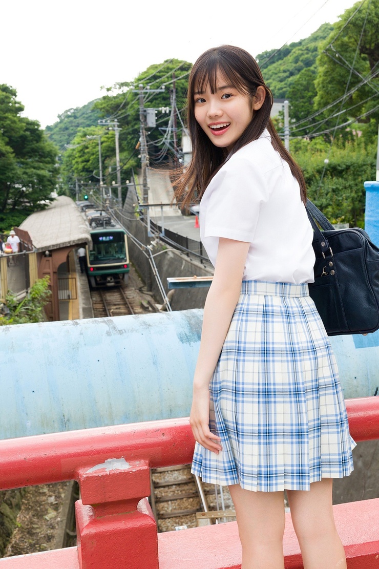 Kohaku Shida After School in Umimachi Spisan Gravure Photo Book