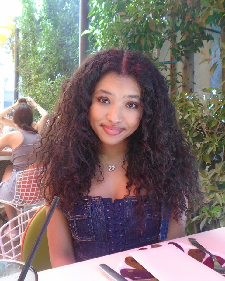 Anais Lee