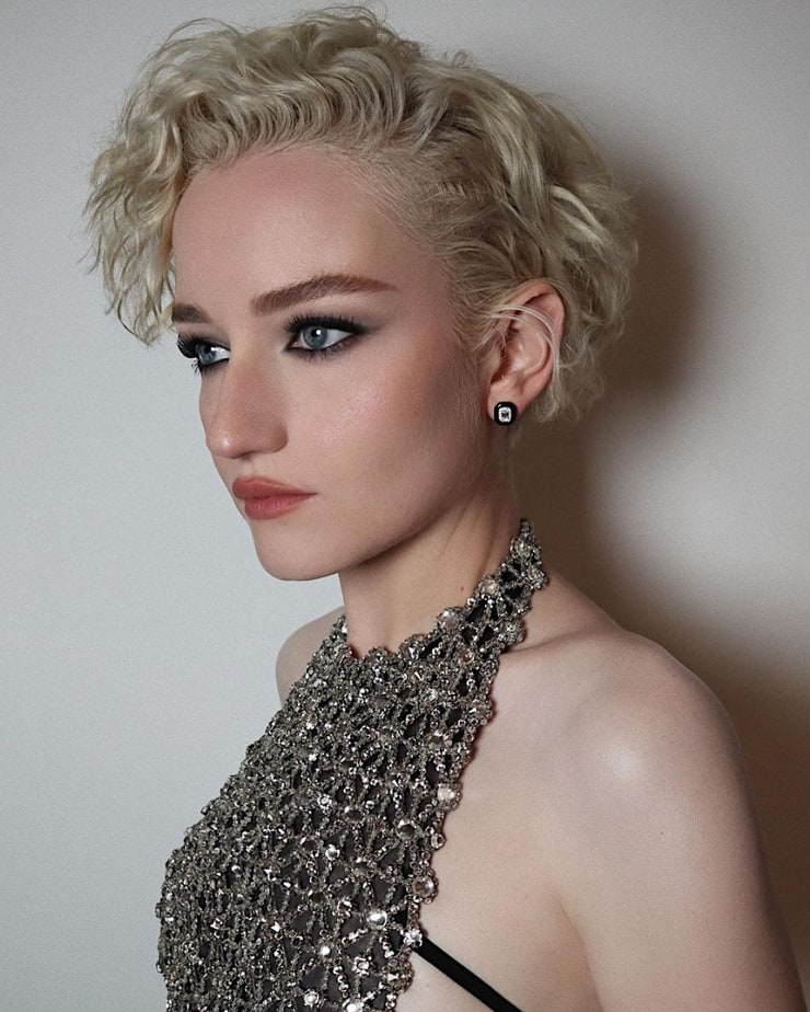 Julia Garner