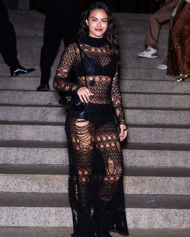 Camila Mendes