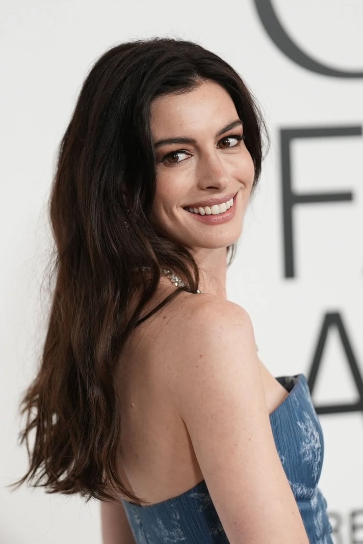 Anne Hathaway