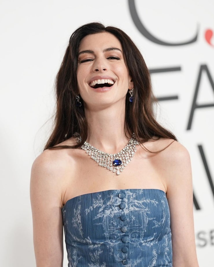 Anne Hathaway Anne Hathaway