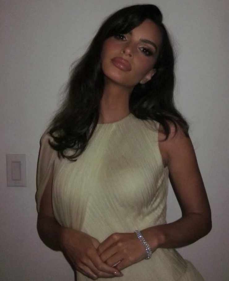 Emily Ratajkowski