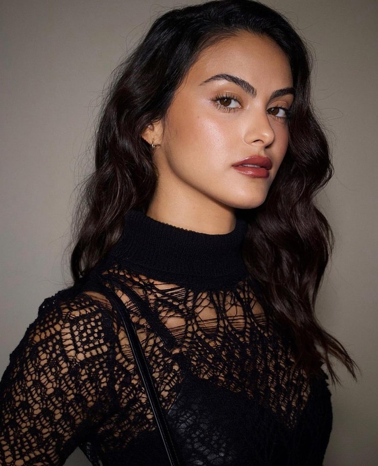 Camila Mendes