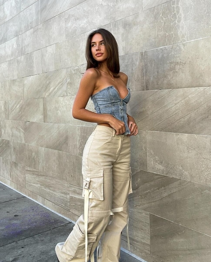 Brit Manuela (model)