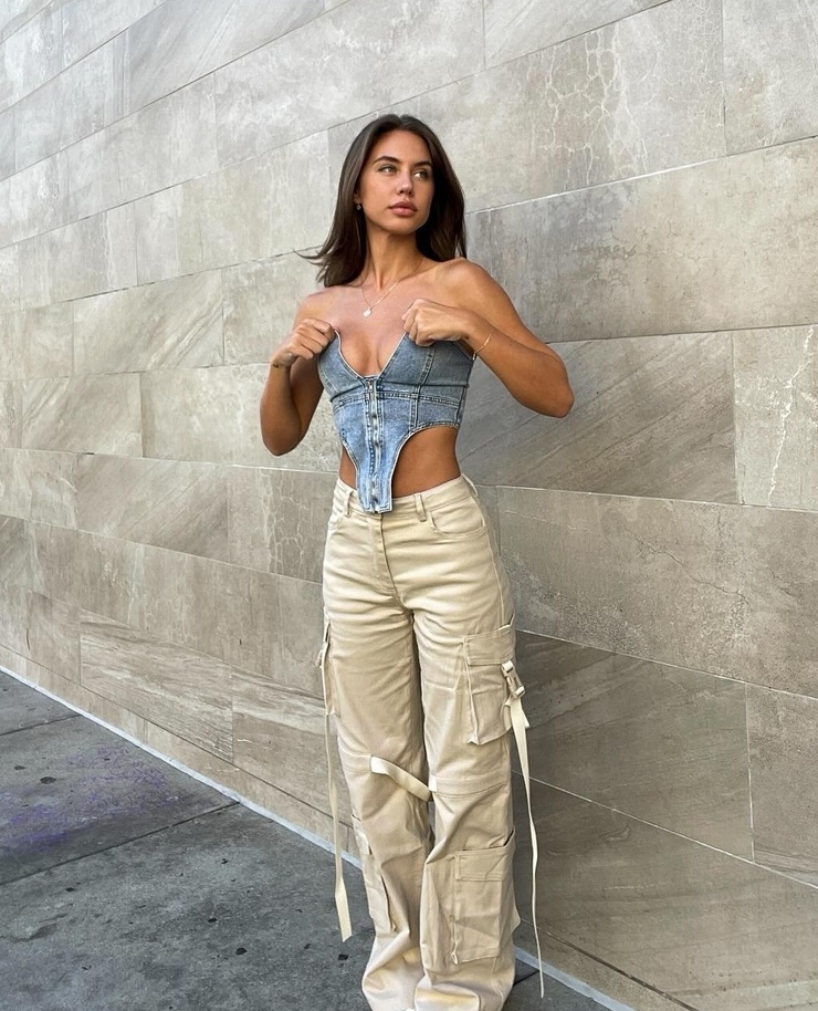 Brit Manuela (model)