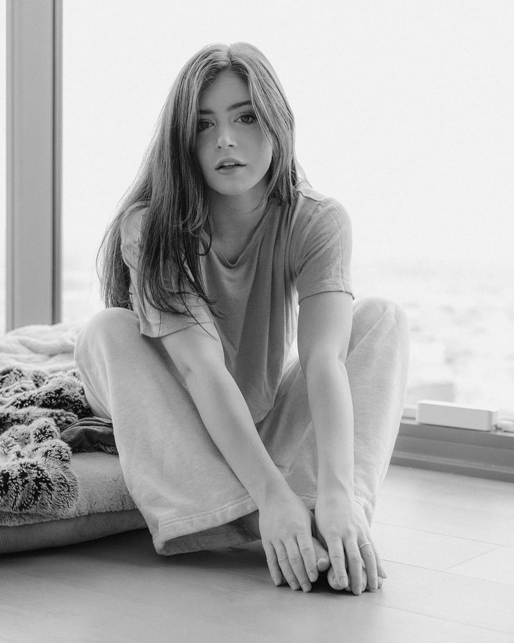 Chrissy Costanza Chrissy Costanza