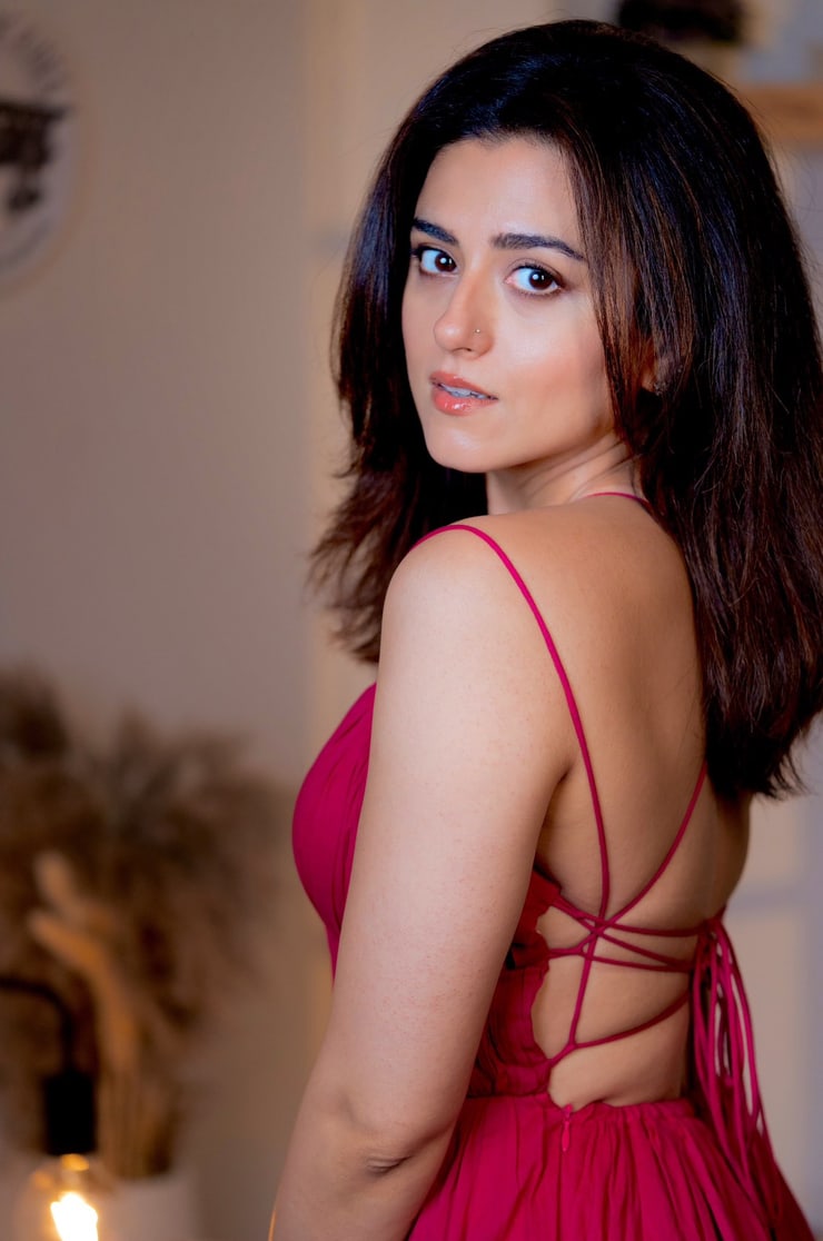 Riddhi Dogra