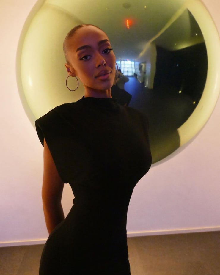 Bella Harris