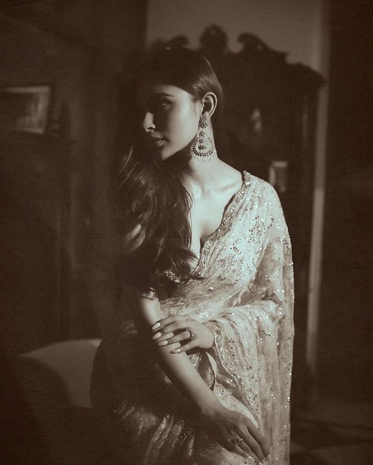 Mouni Roy