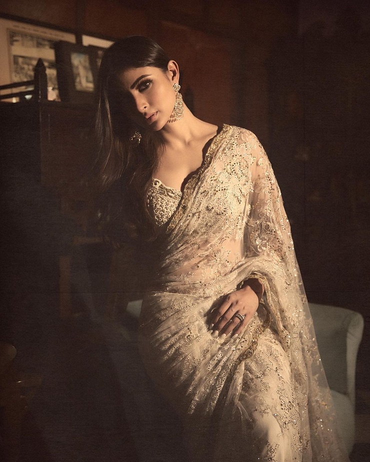Mouni Roy