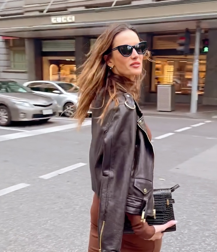Alessandra Ambrosio Alessandra Ambrosio