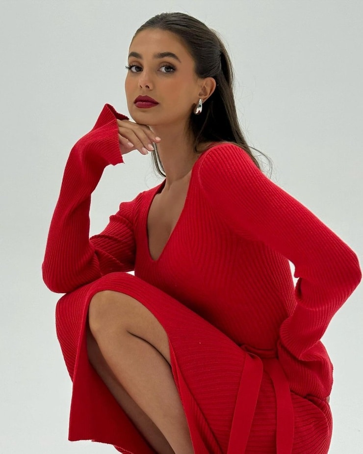 Natalie Taylor Natalie Taylor