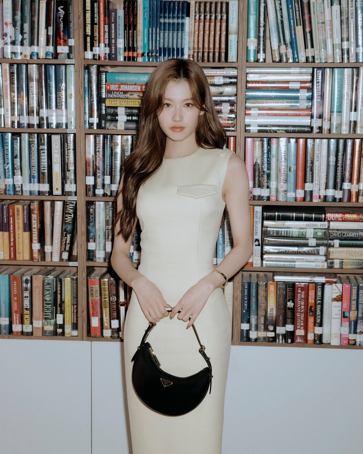 Minatozaki Sana Minatozaki Sana