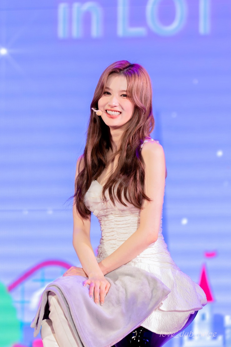 Minatozaki Sana
