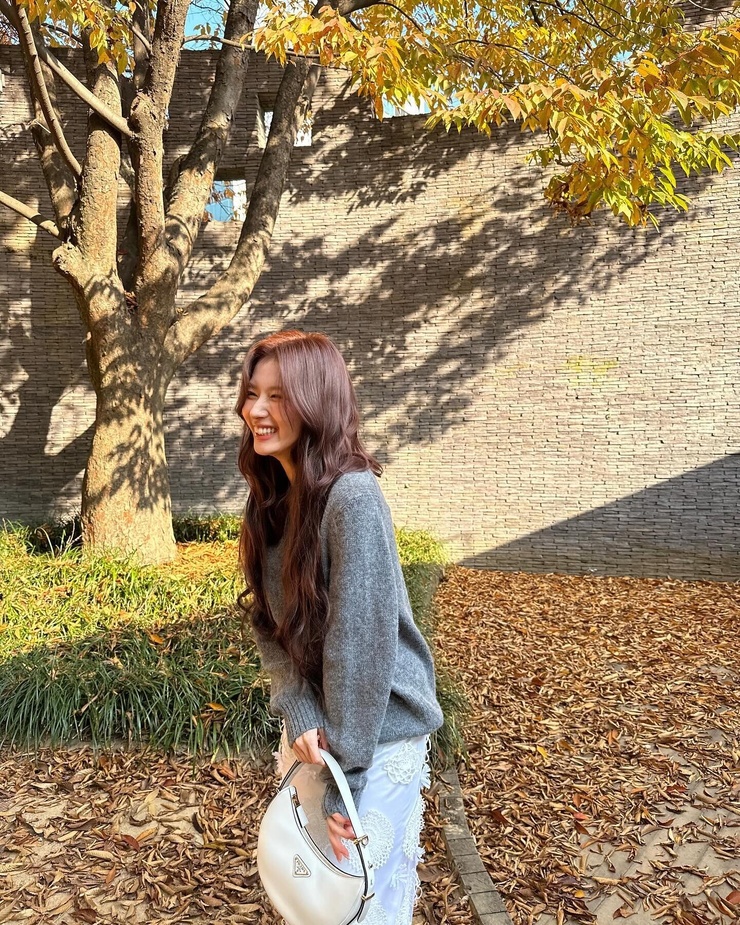 Minatozaki Sana Minatozaki Sana
