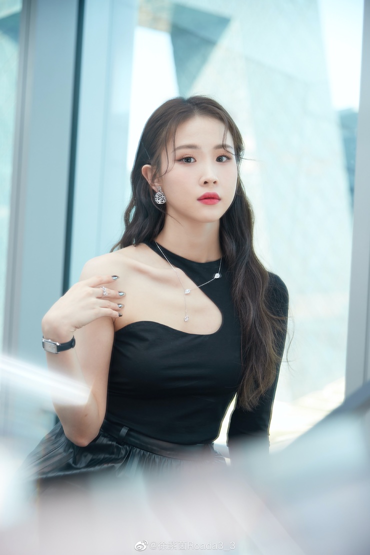 Ziyin Xu