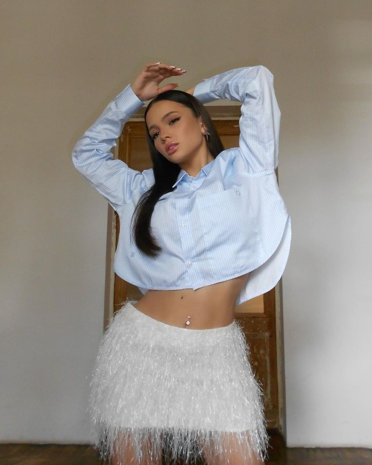Valya Karnaval