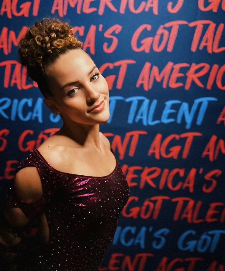 Picture of Sofie Dossi