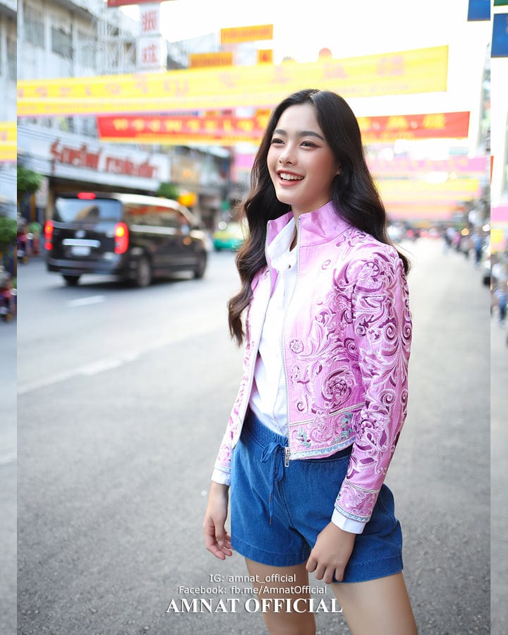 ESTEFANI TAKAKURA
