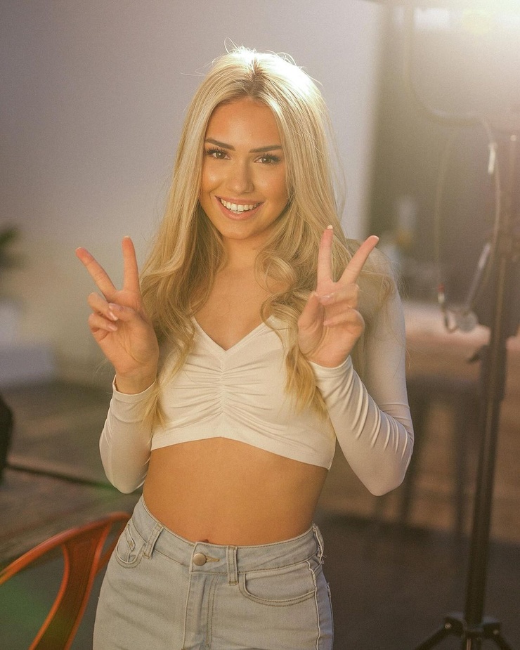 Alina Nitschke Alina Nitschke