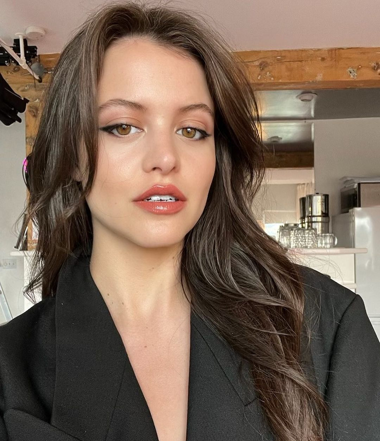 Filme Und Serien Von Sara Waisglass Picture of Sara Waisglass