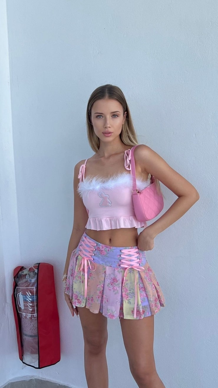 Polina Malinovskaya picture