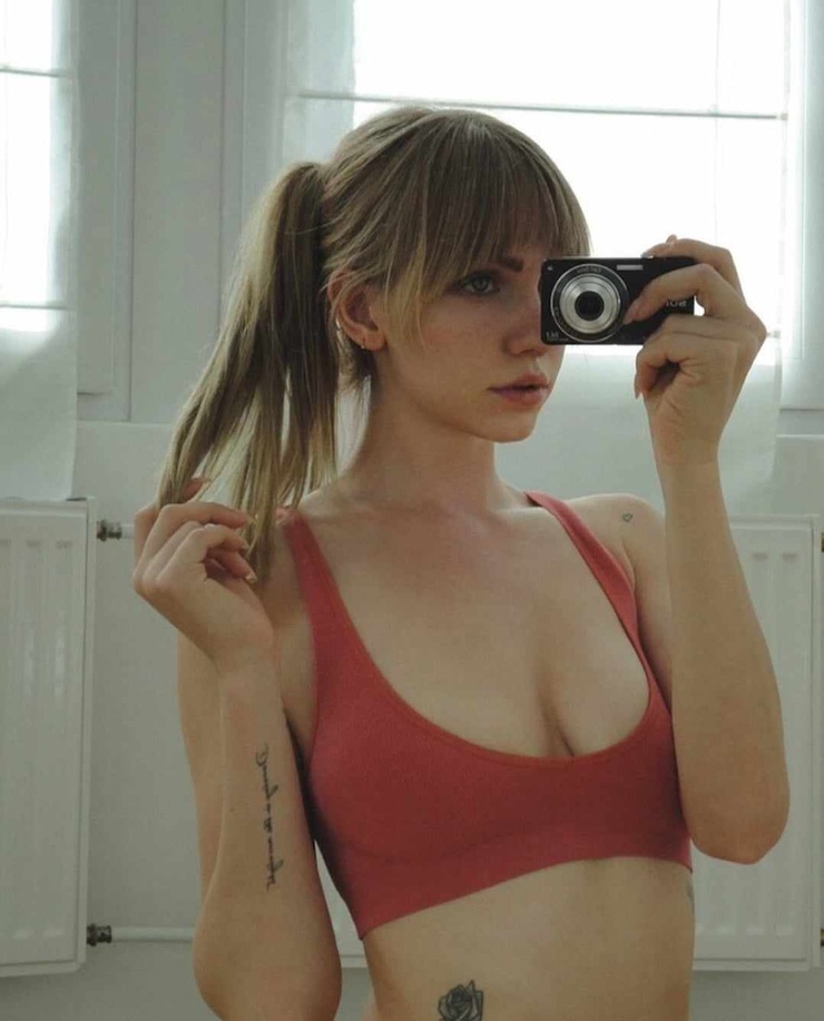 Mila Klein Nudes
