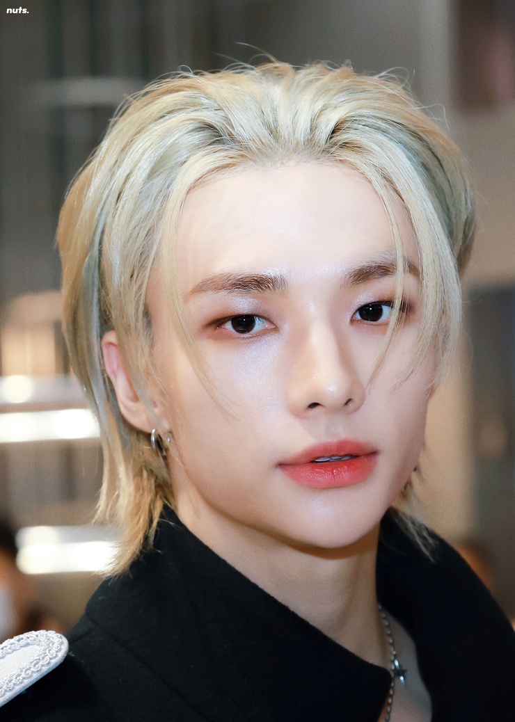 Hyun-Jin Hwang Hyun-Jin Hwang