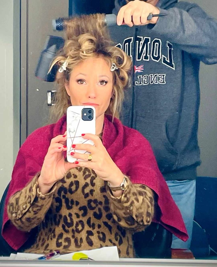 JULIA LIVAGE