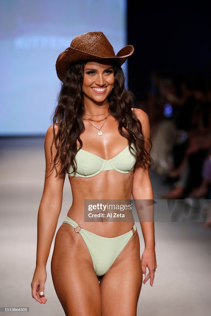 Stephanie Rayner