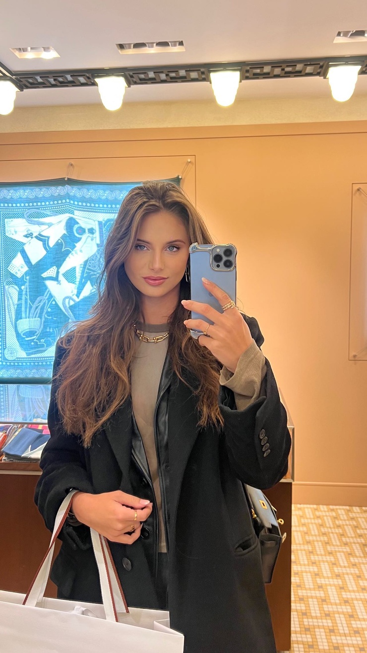 Carina Zavline