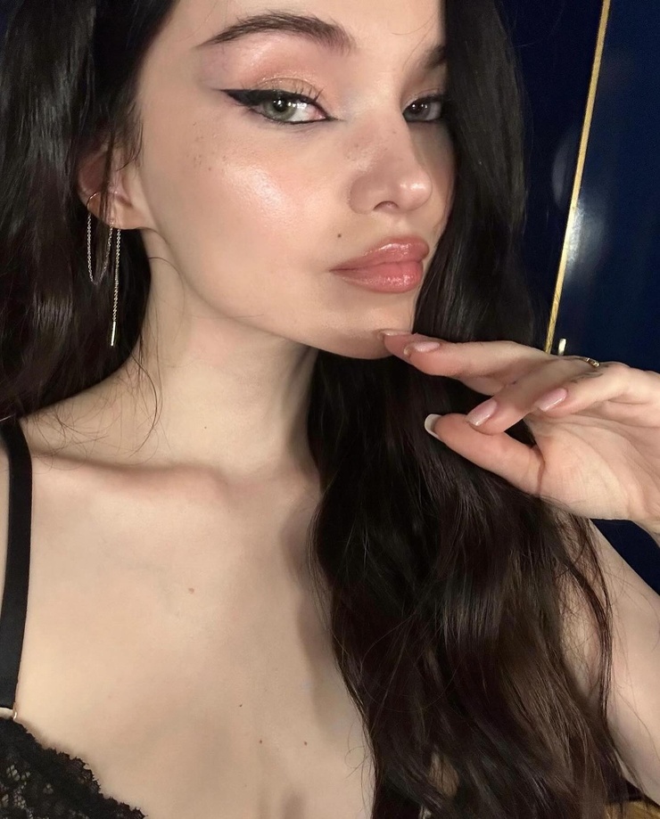 Dove Cameron