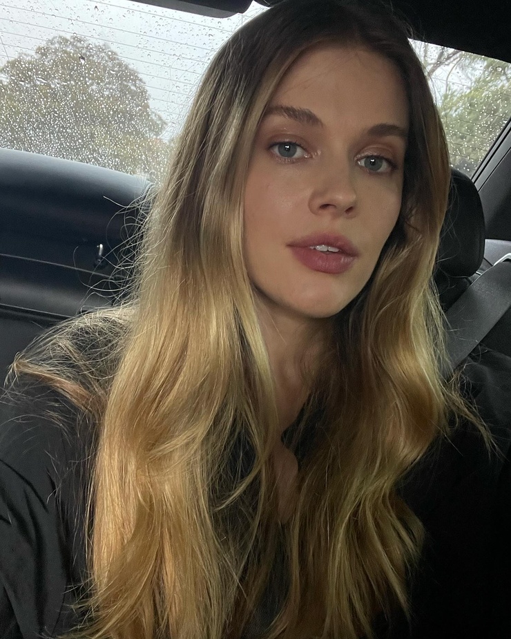 Victoria Lee Victoria Lee
