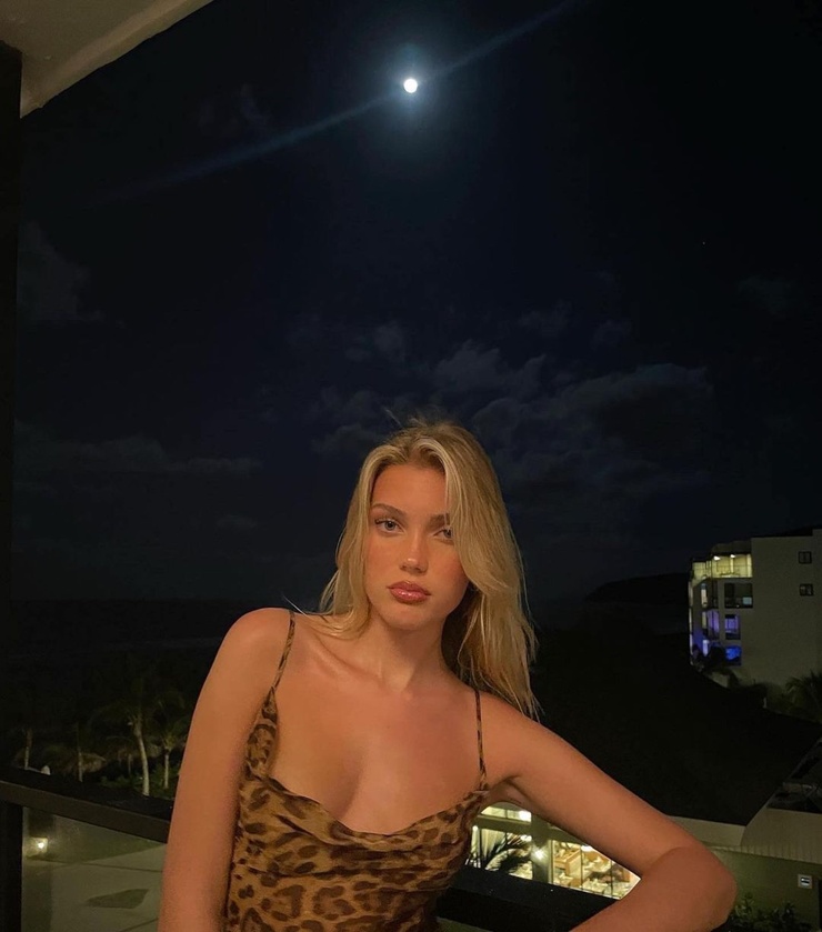 Mimi Slinger