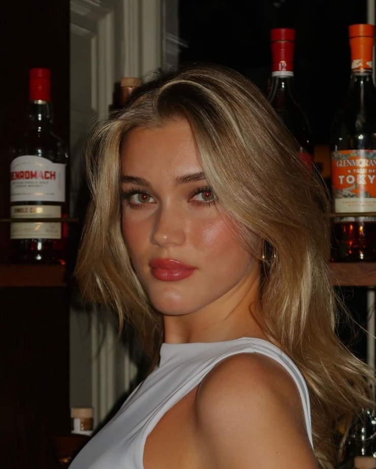 Mimi Slinger
