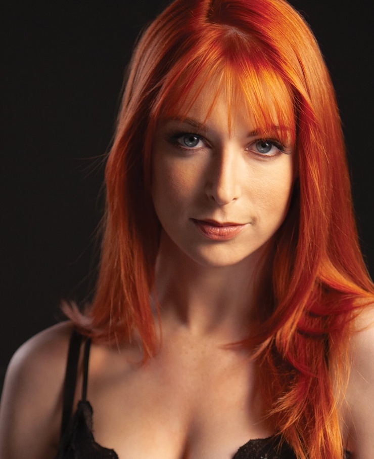 Lisa Foiles