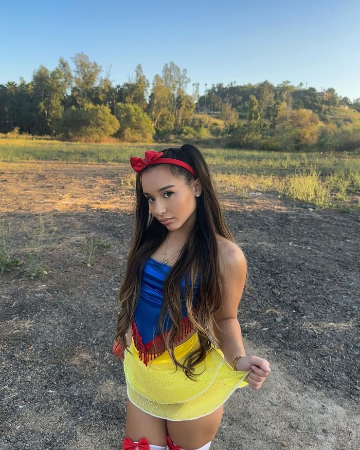 Picture of Alahna Ly(03)