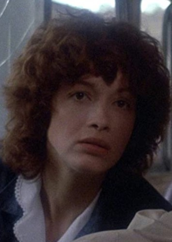 Terry Simon (Melanie Mayron)