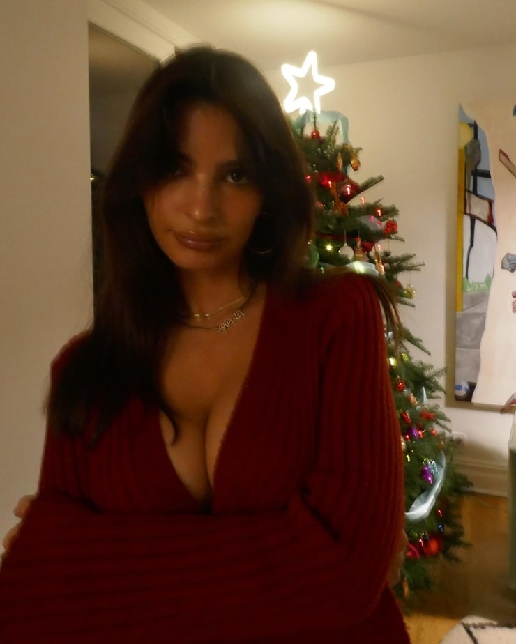 Emily Ratajkowski