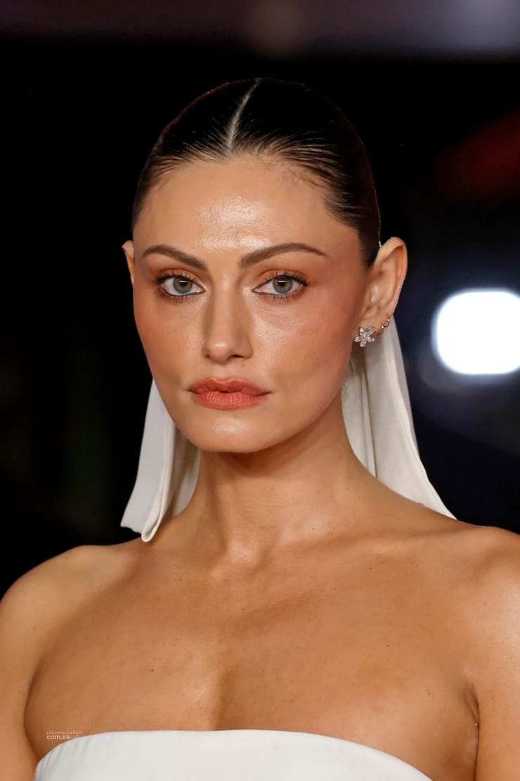 Phoebe Tonkin
