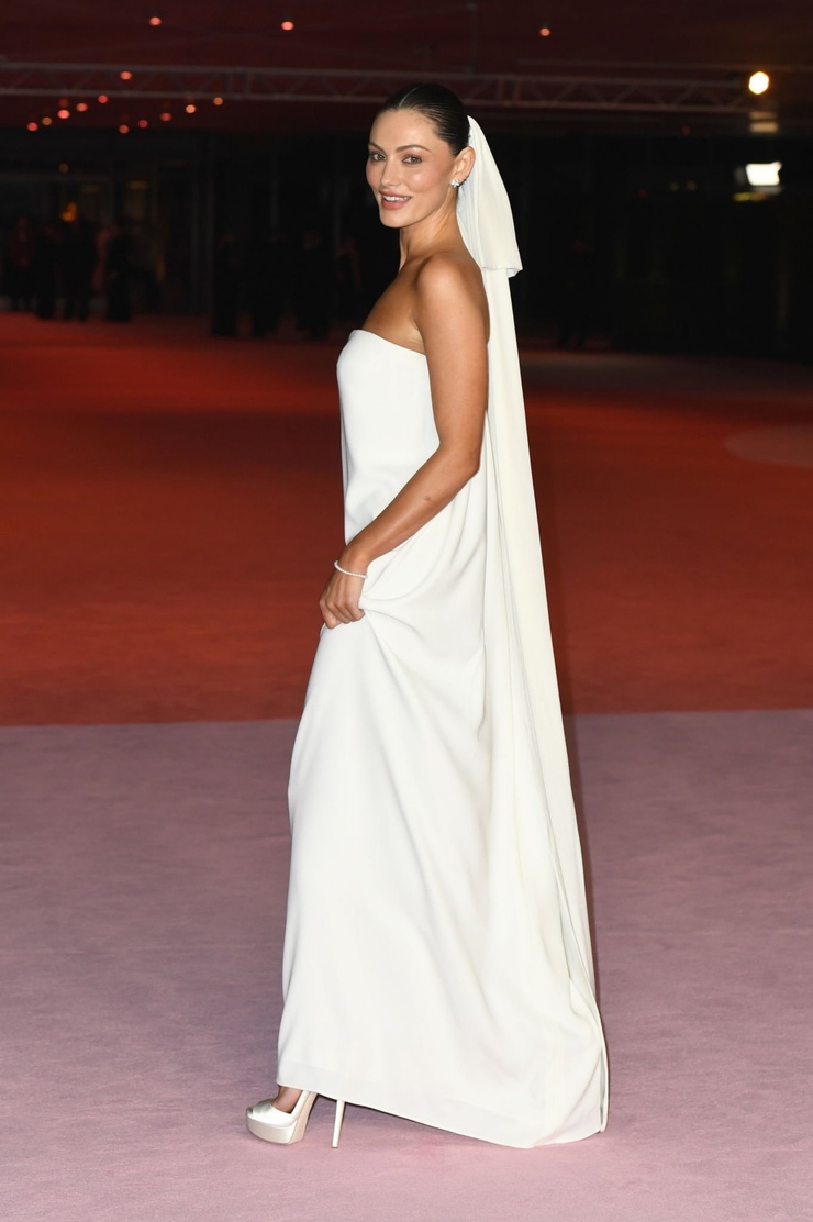 Phoebe Tonkin