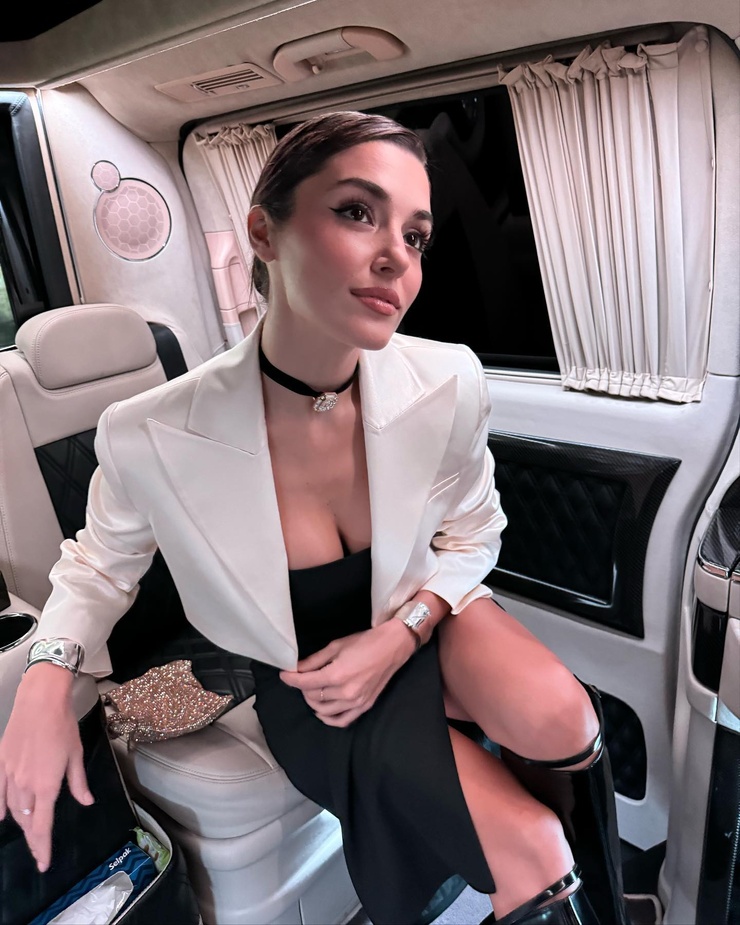 Hande Erçel Hande Erçel