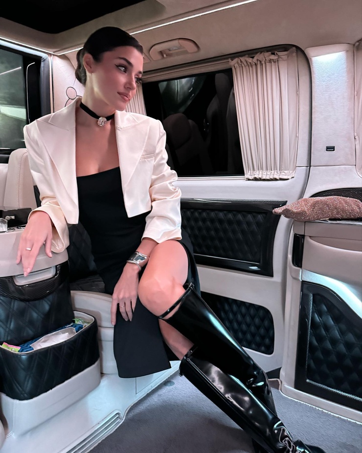 Hande Erçel Hande Erçel
