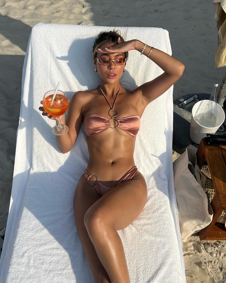Desiree Schlotz Desiree Schlotz
