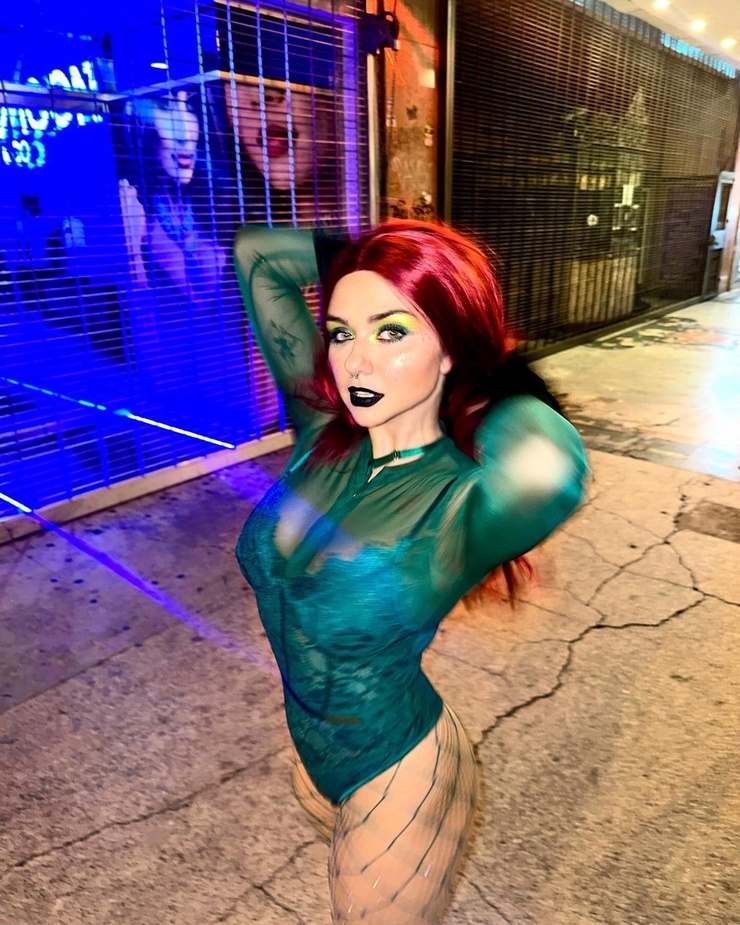 Victoria Konefal Victoria Konefal