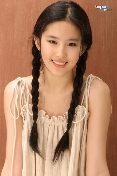 Yifei Liu