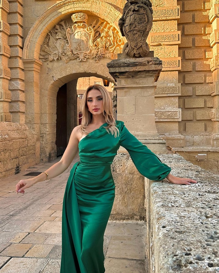 Amber Woods (singer)