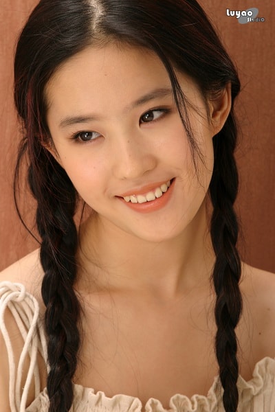 Yifei Liu