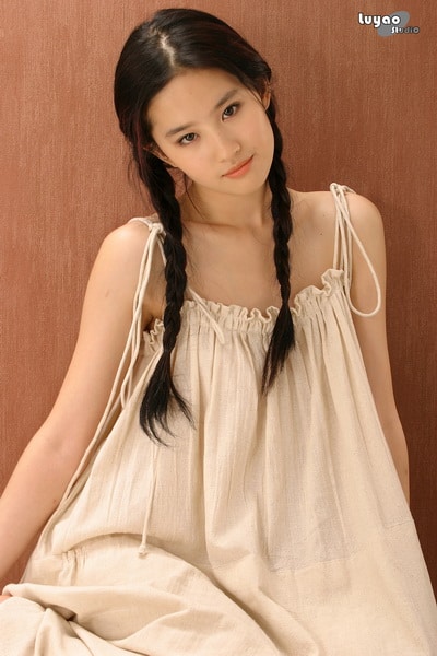 Yifei Liu